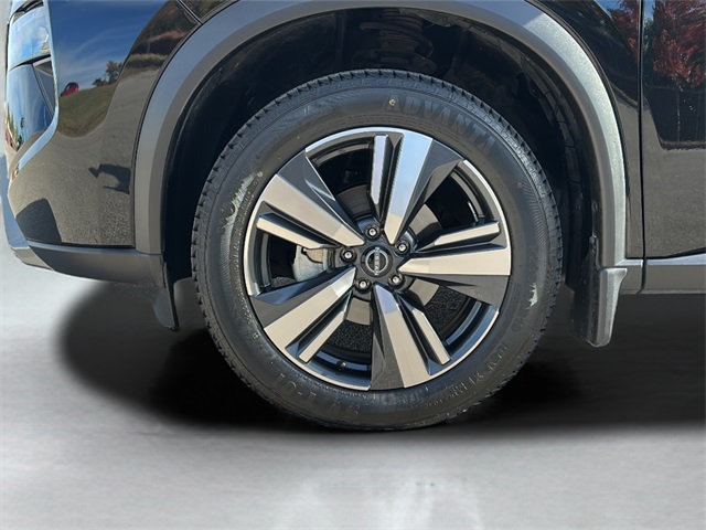 2024 Nissan Rogue SL photo 4