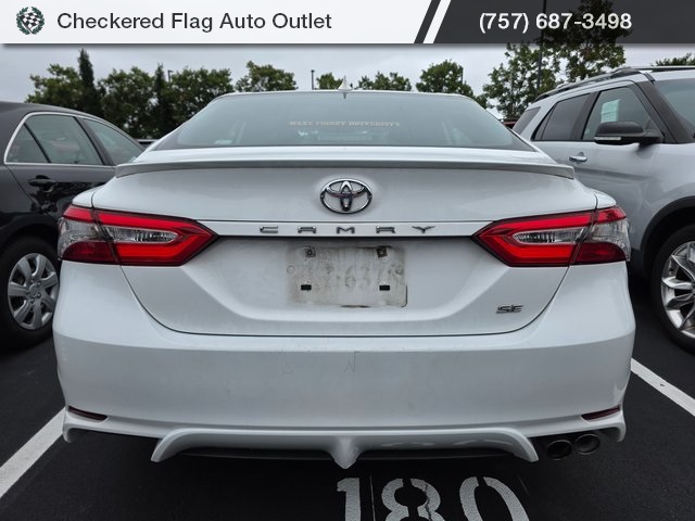 2019 Toyota Camry SE XLE photo 5