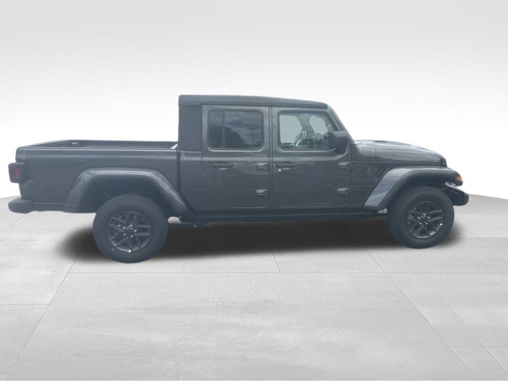 2025 Jeep Gladiator Sport S photo 14