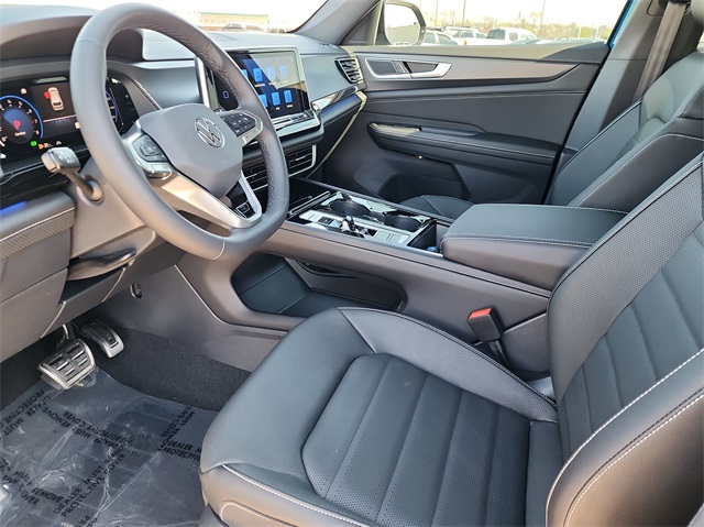 2025 Volkswagen Atlas Cross Sport SEL R-Line photo 12