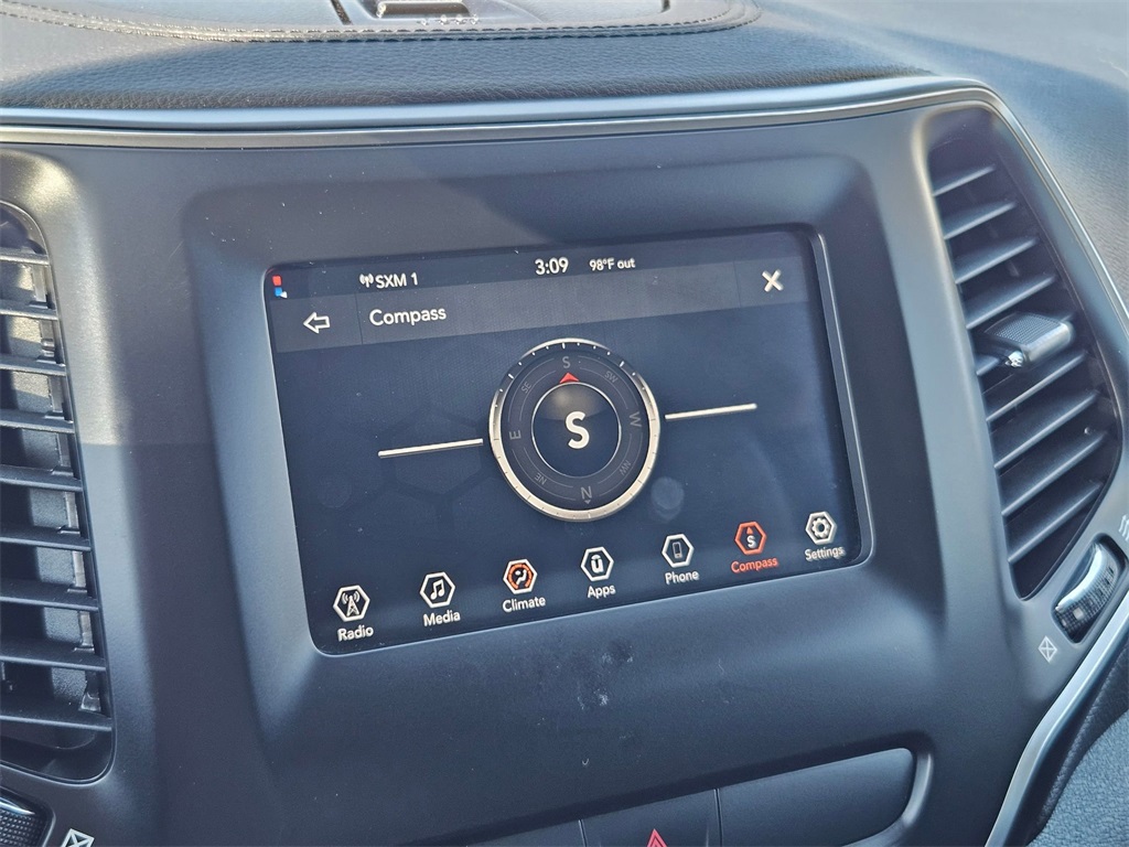 2019 Jeep Cherokee Latitude photo 18