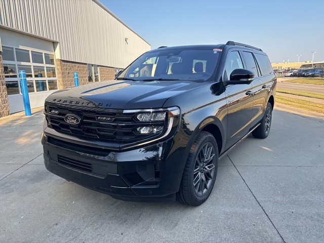 2025 Ford Expedition Platinum MAX photo 2