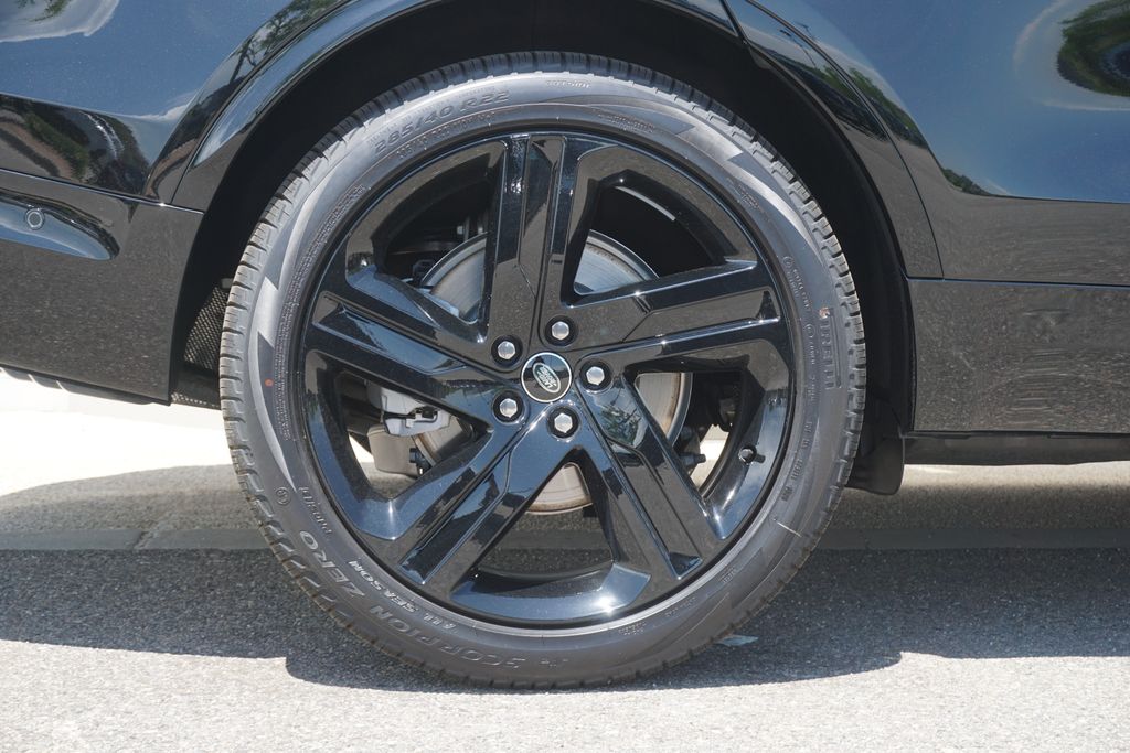 2025 Land Rover Discovery SE photo 32
