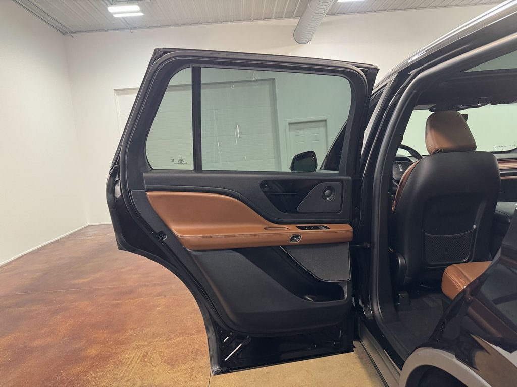 2022 Lincoln Aviator Reserve photo 42