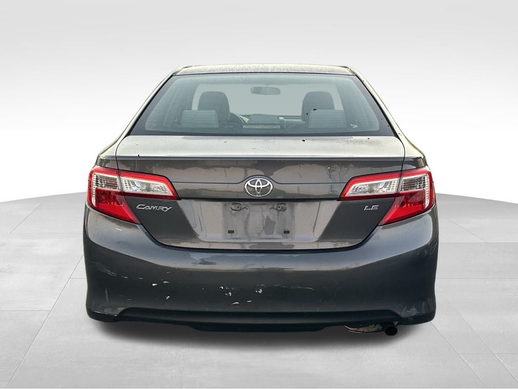 2012 Toyota Camry LE photo 4