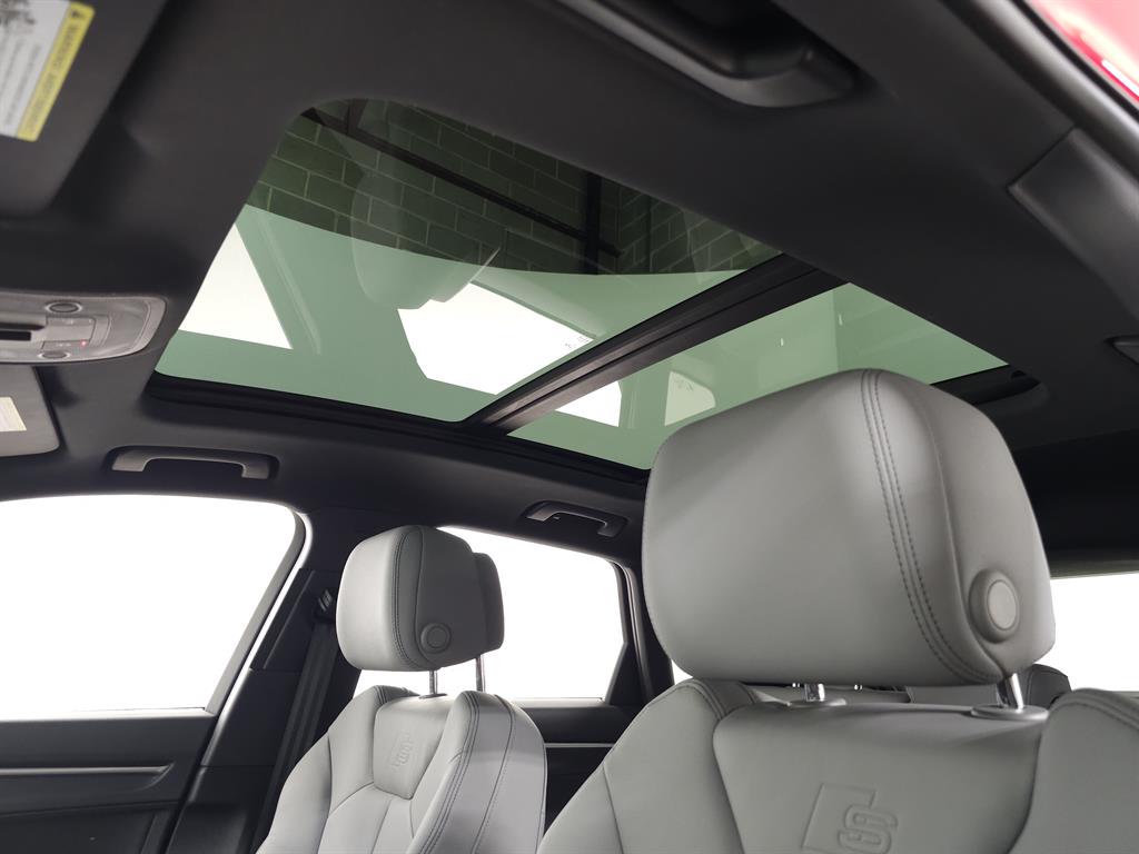 2020 Audi Q3 S line Premium Plus photo 16
