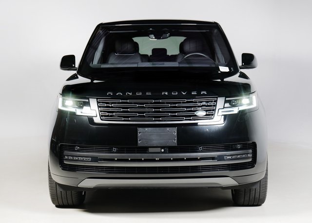 2023 Land Rover Range Rover SE photo 7