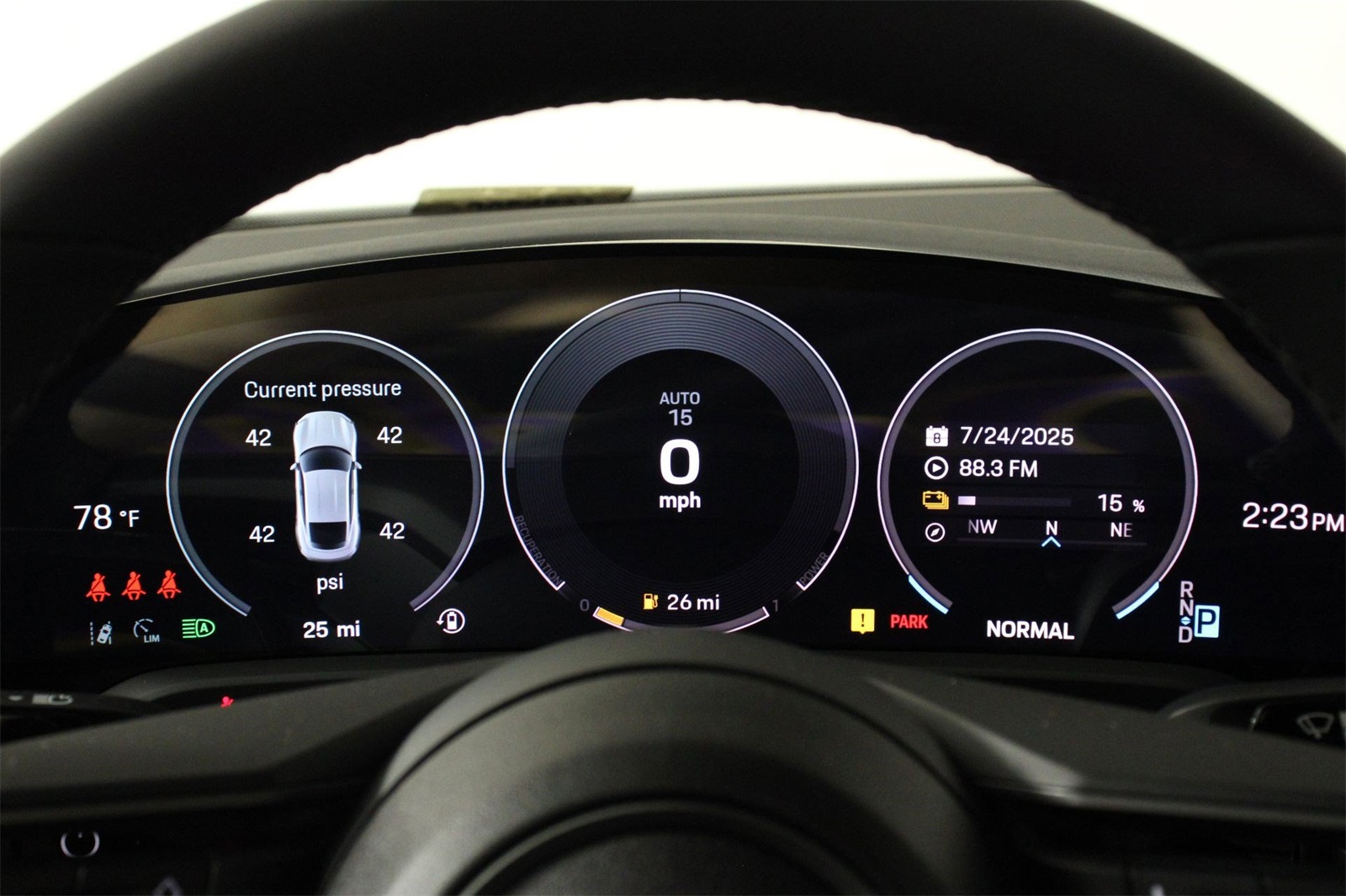 2025 Porsche Taycan photo 13