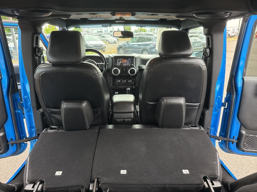 2014 Jeep Wrangler Unlimited Rubicon photo 19