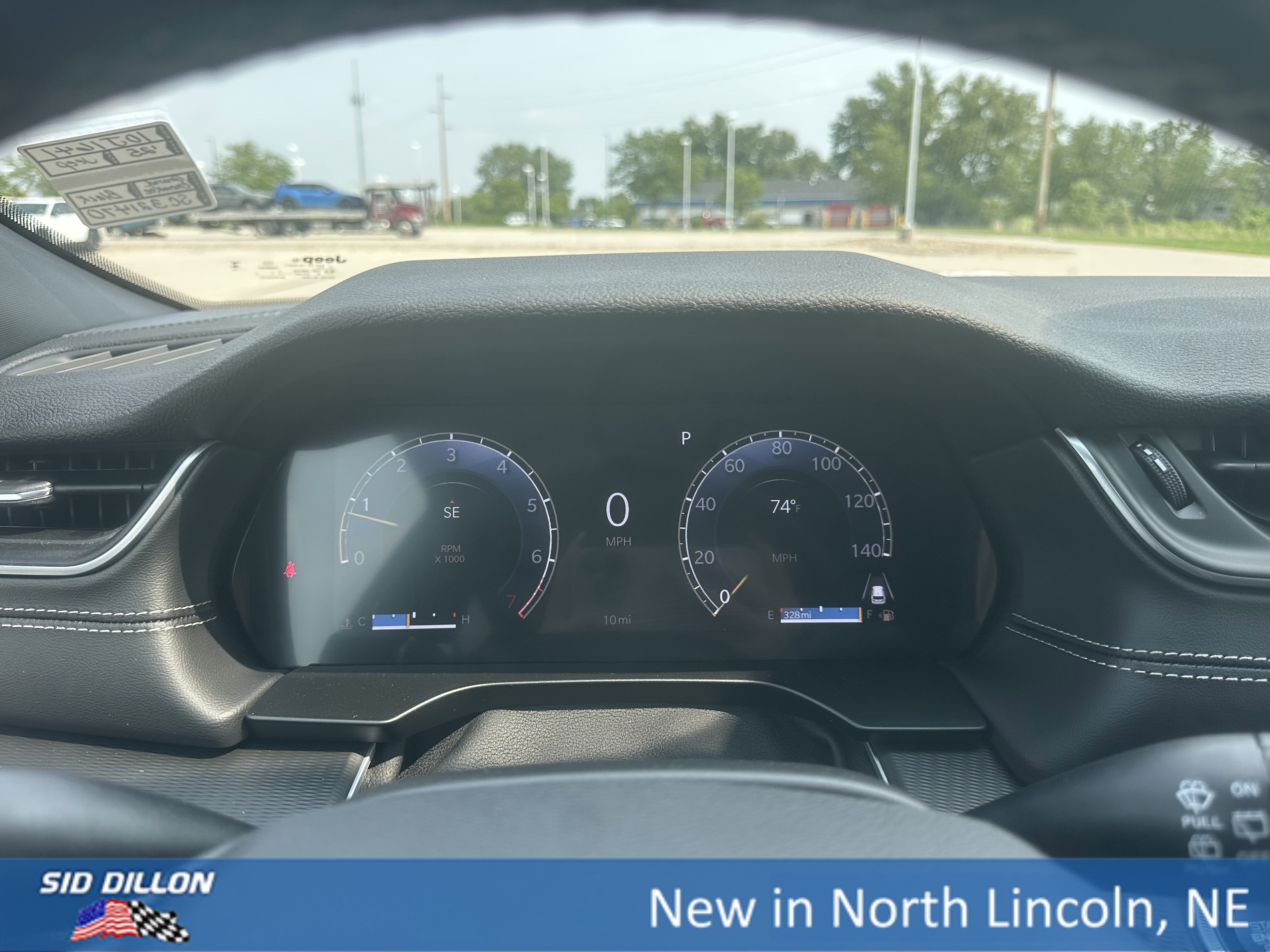 2025 Jeep Grand Cherokee Altitude photo 2