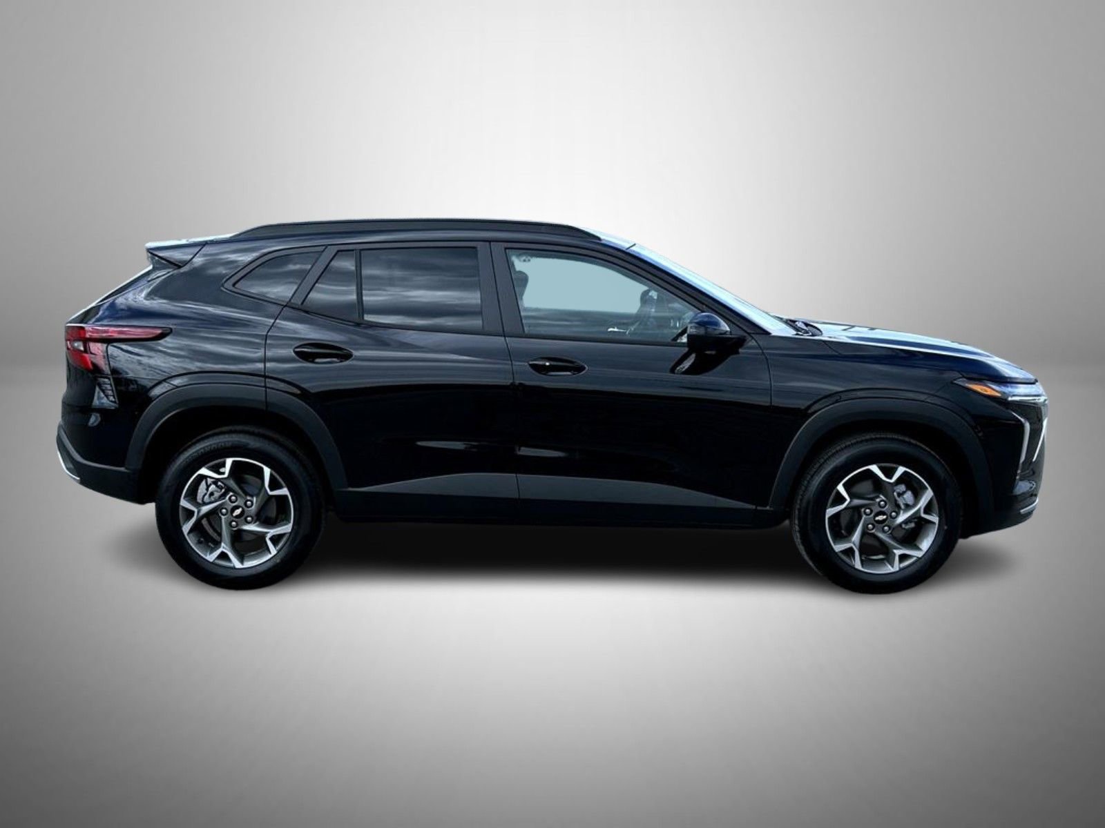 2026 Chevrolet Trax LT photo 4