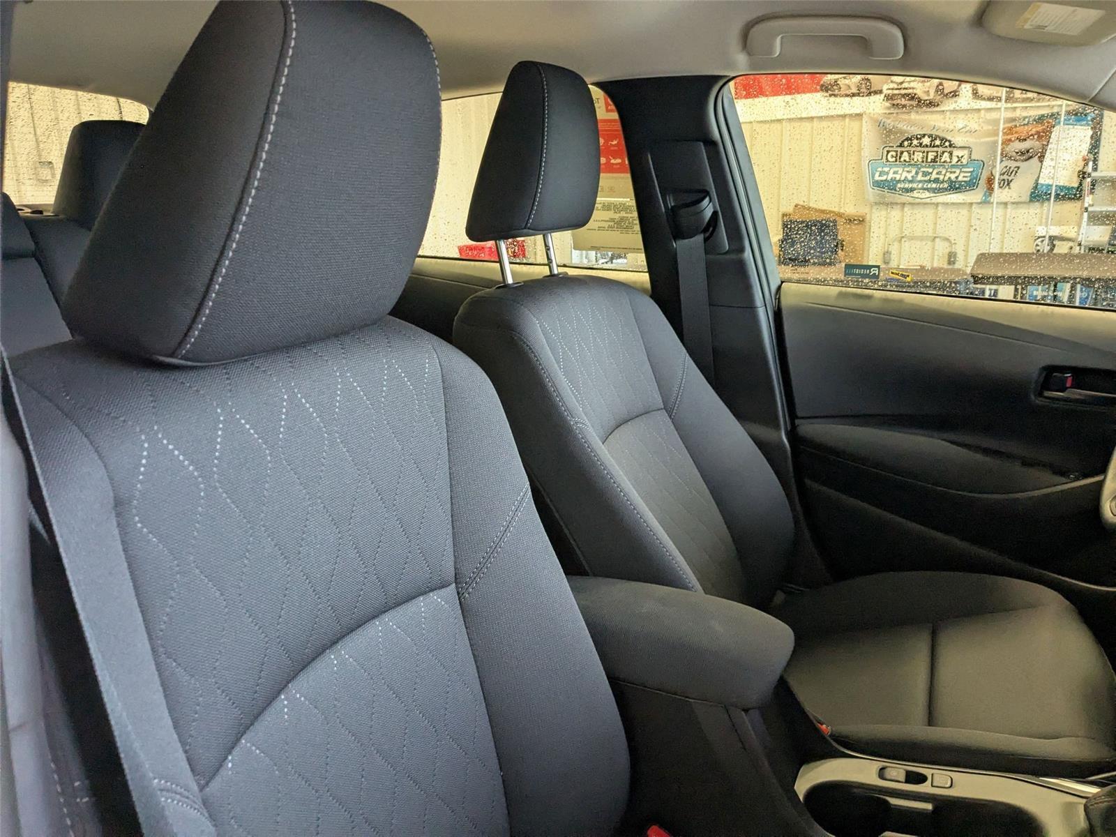 2025 Toyota Corolla LE photo 31