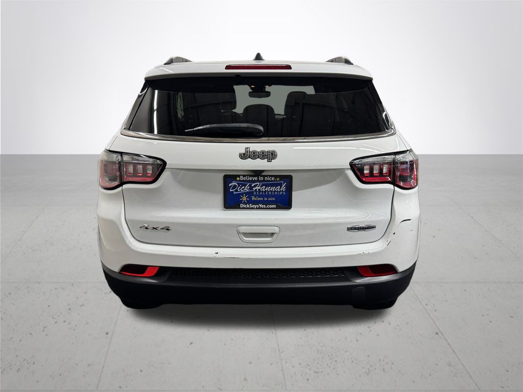 2022 Jeep Compass Latitude photo 3