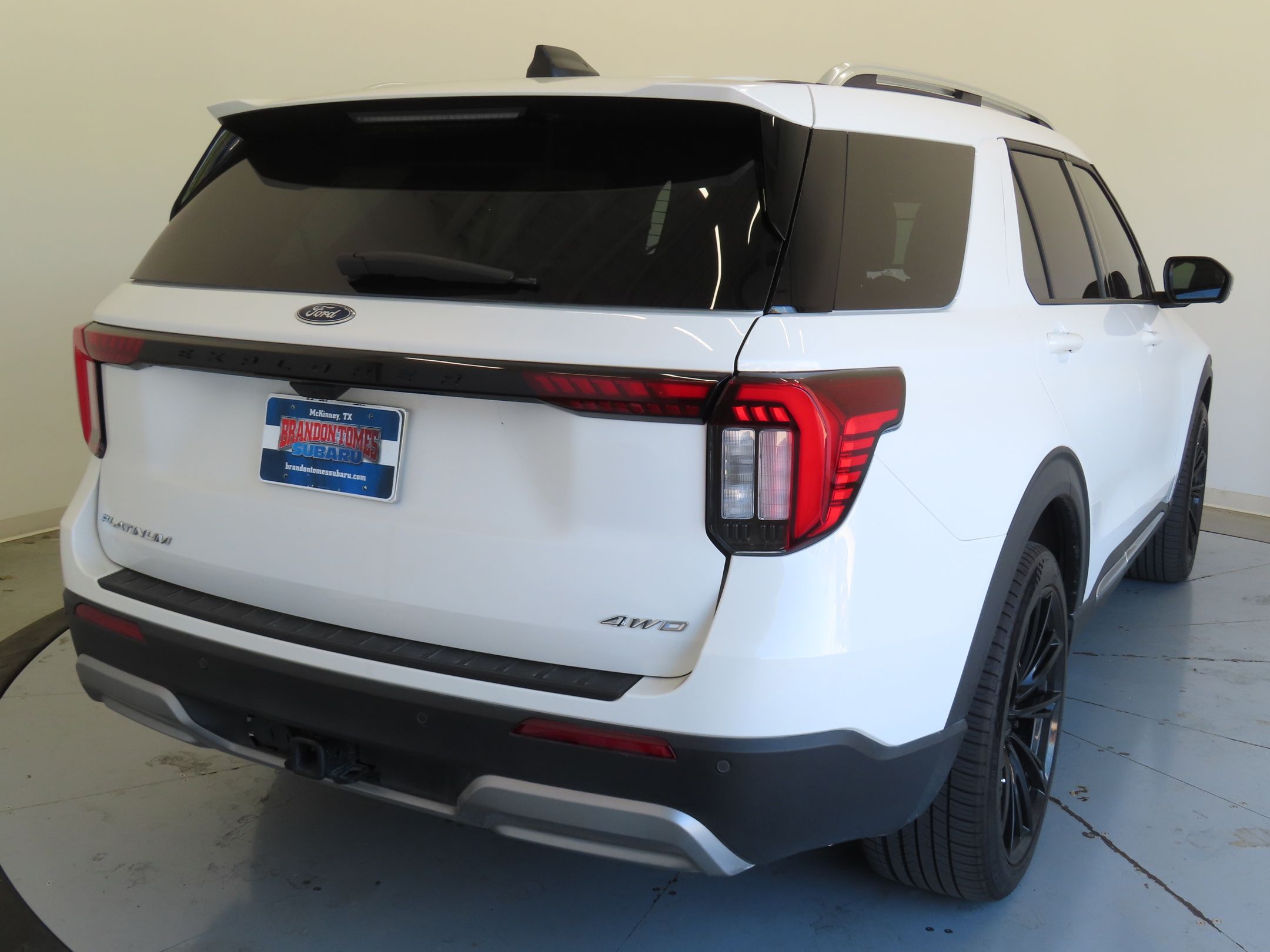 2025 Ford Explorer Platinum photo 4