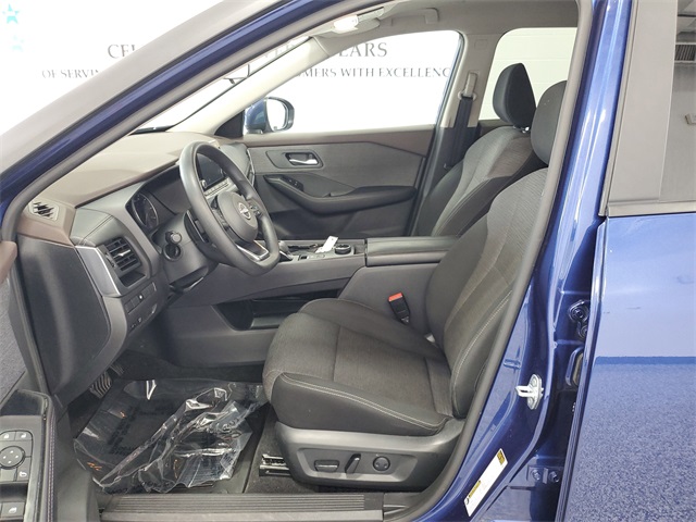 2023 Nissan Rogue SV photo 8