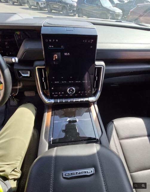 2025 Gmc Yukon XL Denali photo 3