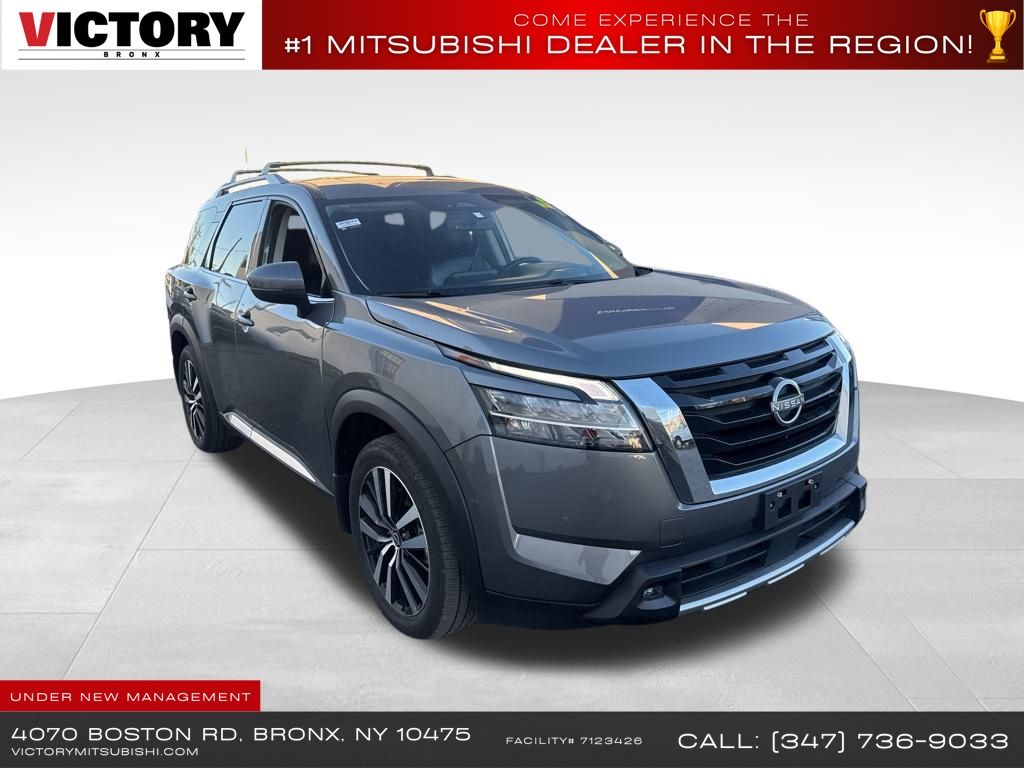 2023 Nissan Pathfinder Platinum photo 3