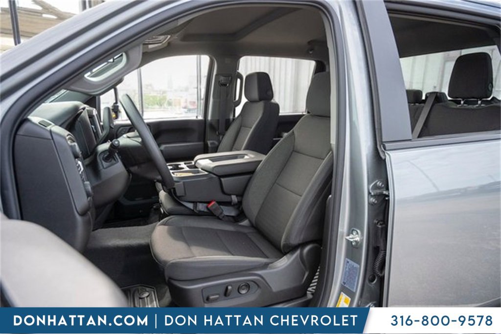 2026 Chevrolet Silverado 2500HD Custom photo 4