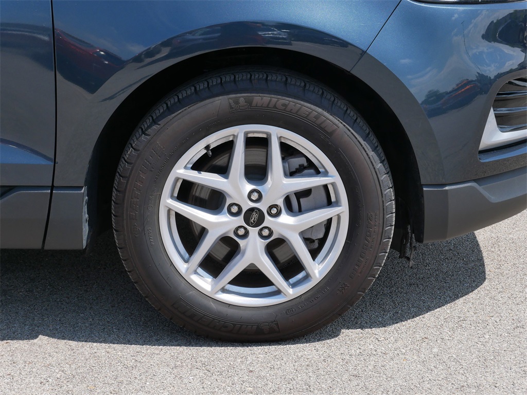 2023 Ford Edge SEL photo 9