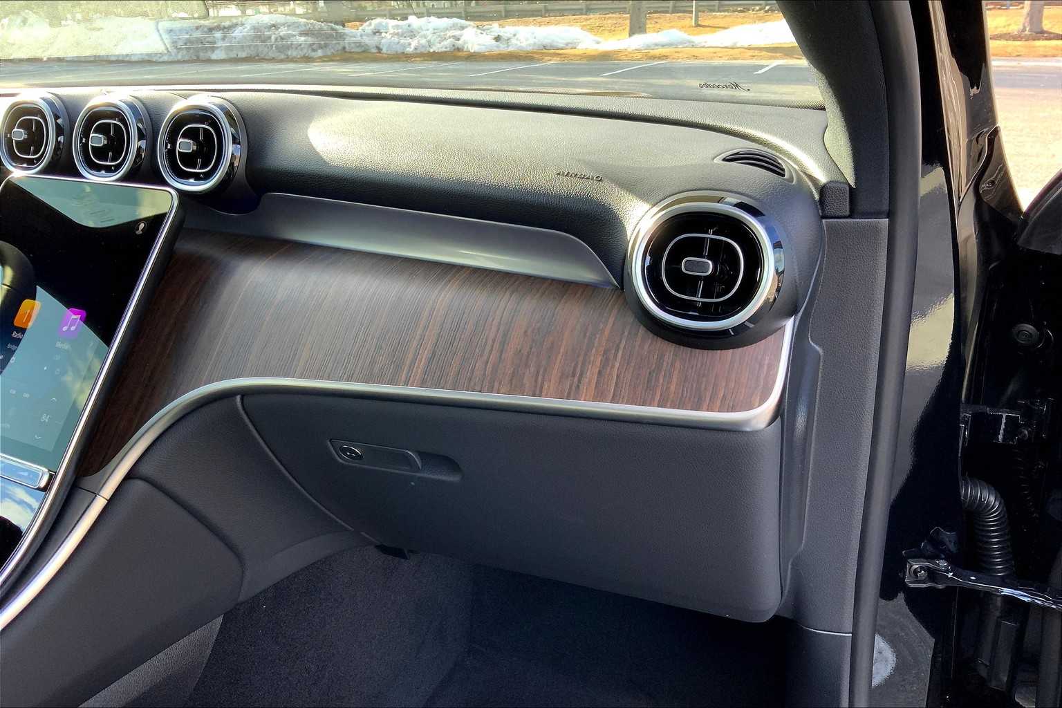 2025 Mercedes Benz GLC 300 4MATIC photo 10