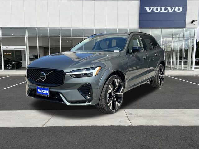 2026 Volvo XC60 Hybrid T8 photo 3