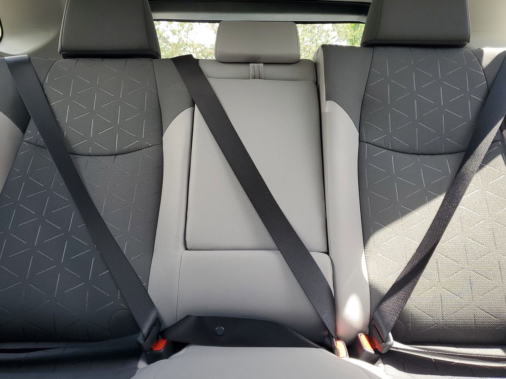 2025 Toyota RAV4 XLE photo 25