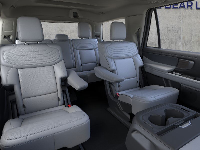 2025 Ford Expedition Platinum photo 4