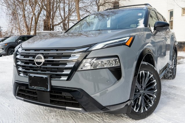 2026 Nissan Rogue Platinum's photo