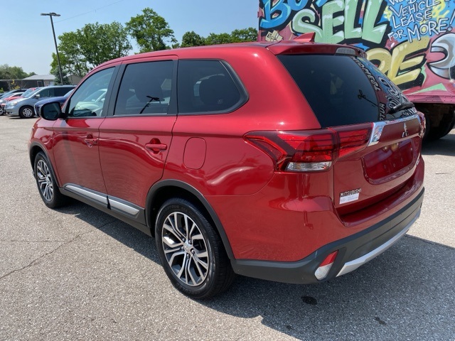 2018 Mitsubishi Outlander ES photo 4