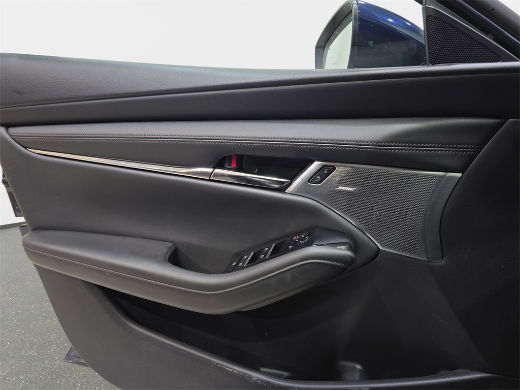 2020 Mazda Mazda3 Preferred Hatchback photo 24