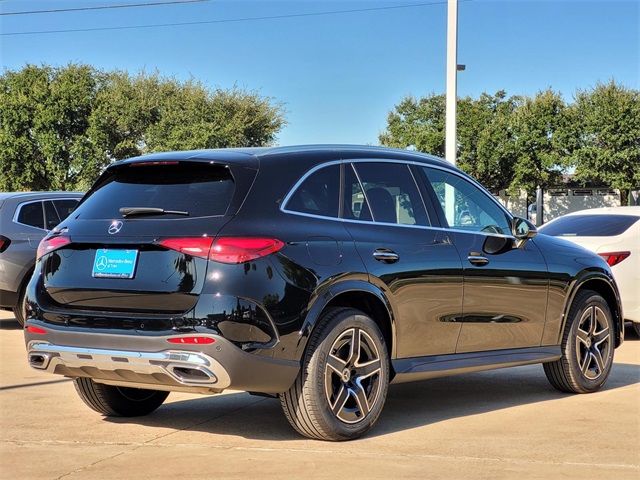 2026 Mercedes Benz GLC 300 photo 2