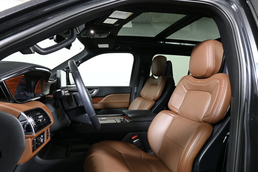 2024 Lincoln Navigator Reserve photo 3