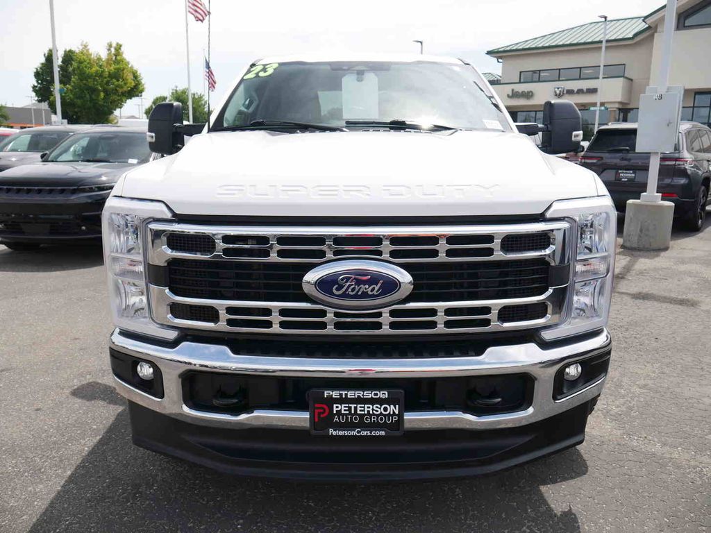 2023 Ford F-250 photo 2