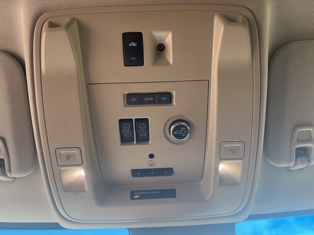 2016 Chevrolet Suburban LTZ photo 14