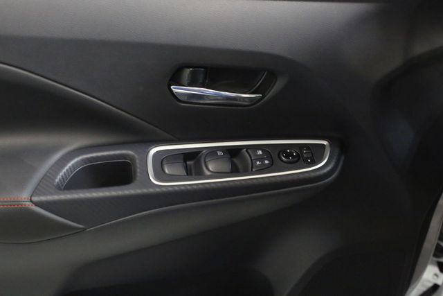 2025 Nissan Versa SR photo 9