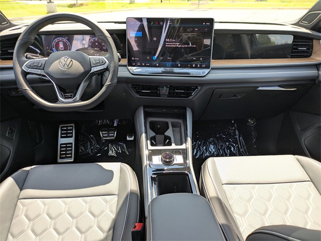 2025 Volkswagen Tiguan SEL R-Line Black photo 11
