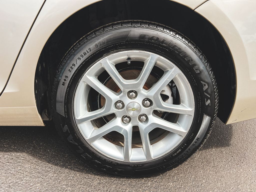 2013 Chevrolet Malibu 1LT photo 10