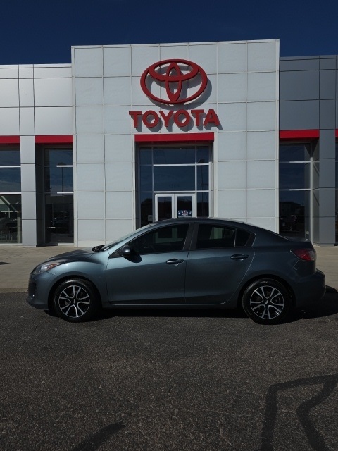 2013 Mazda Mazda3 i SV photo 2