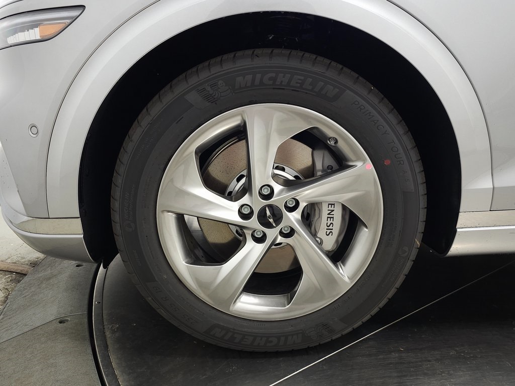 2026 Genesis GV70 2.5T Advanced photo 4