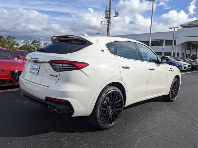2024 Maserati Levante Modena photo 3