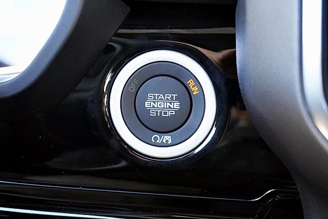 New 2026 Granite Crystal Metallic Clear-Coat Exterior Paint RAM Laramie image 40