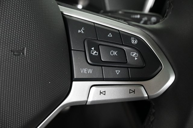 2025 Volkswagen Atlas Peak Edition SE photo 8