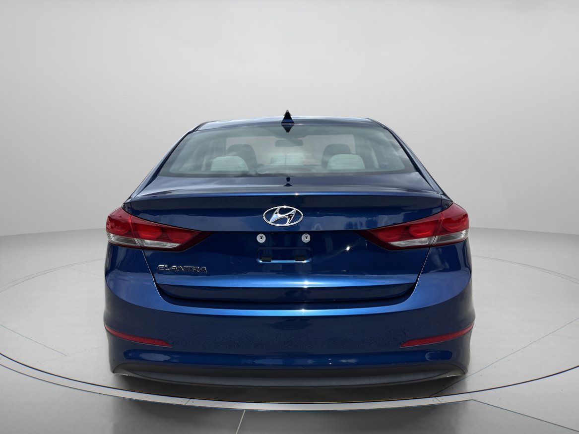 2018 Hyundai Elantra SEL photo 3