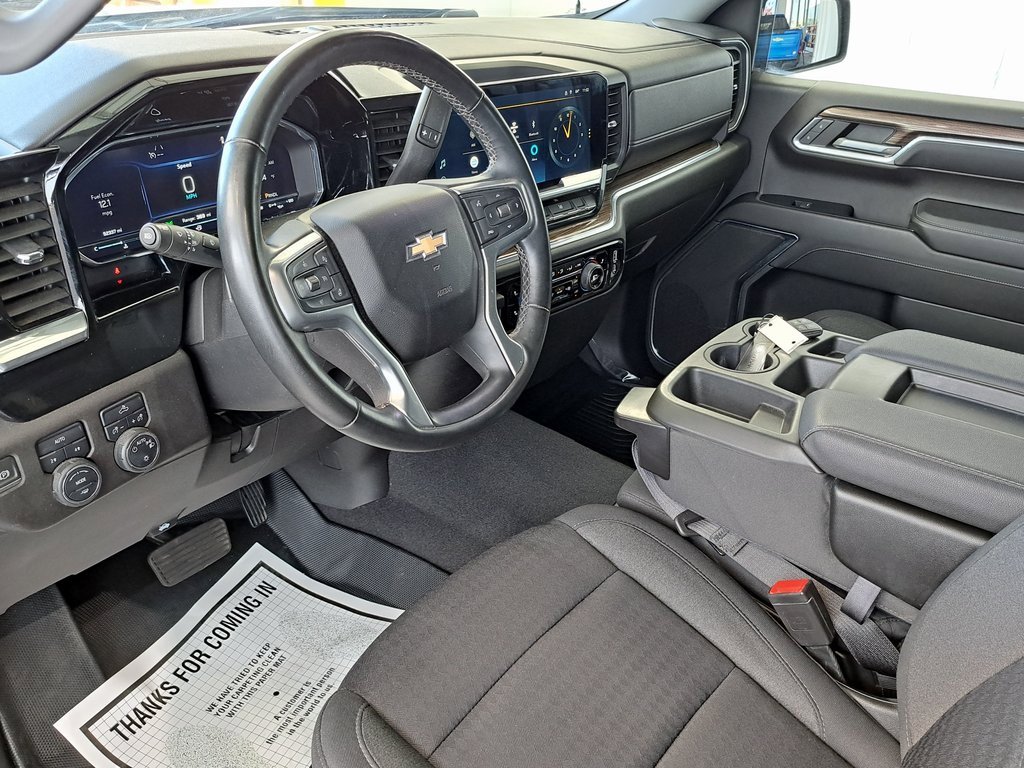 2023 Chevrolet Silverado 1500 LT photo 7