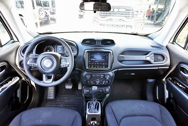 2023 Jeep Renegade Latitude Upland photo 17