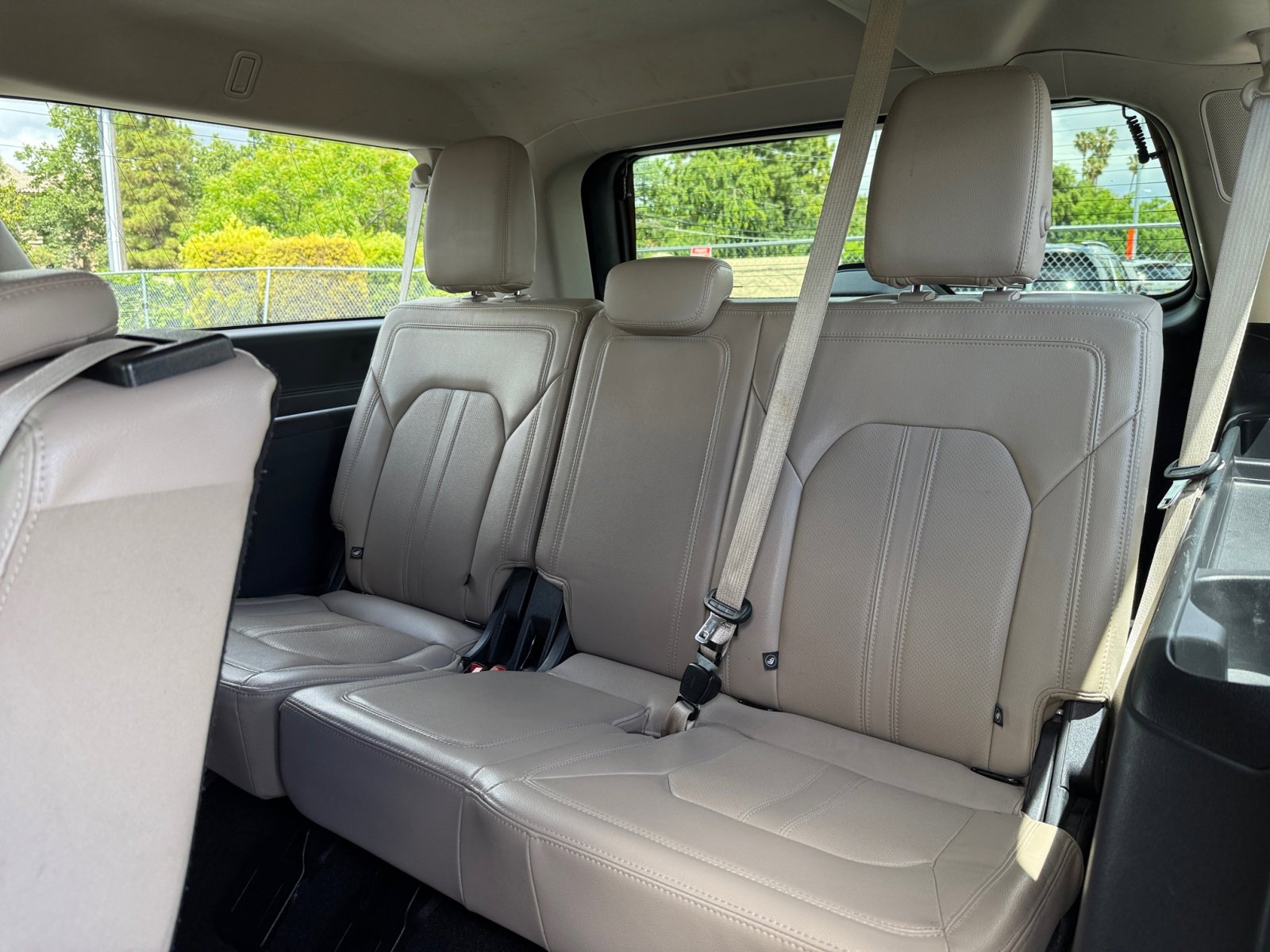 2022 Ford Expedition MAX Limited photo 21