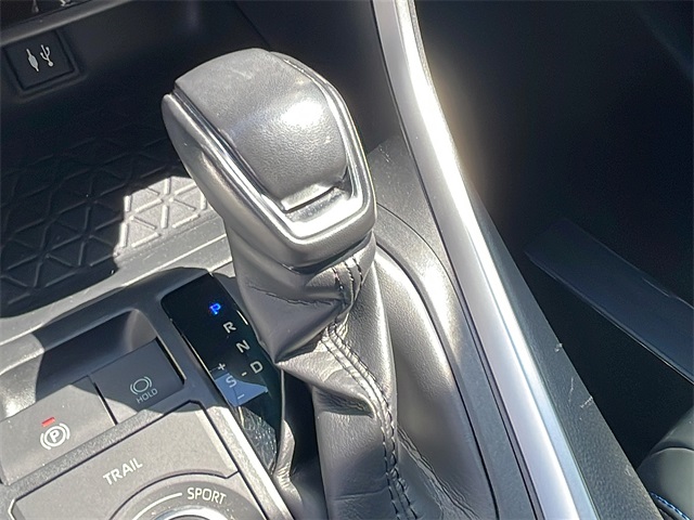 2019 Toyota RAV4 Hybrid XSE photo 27