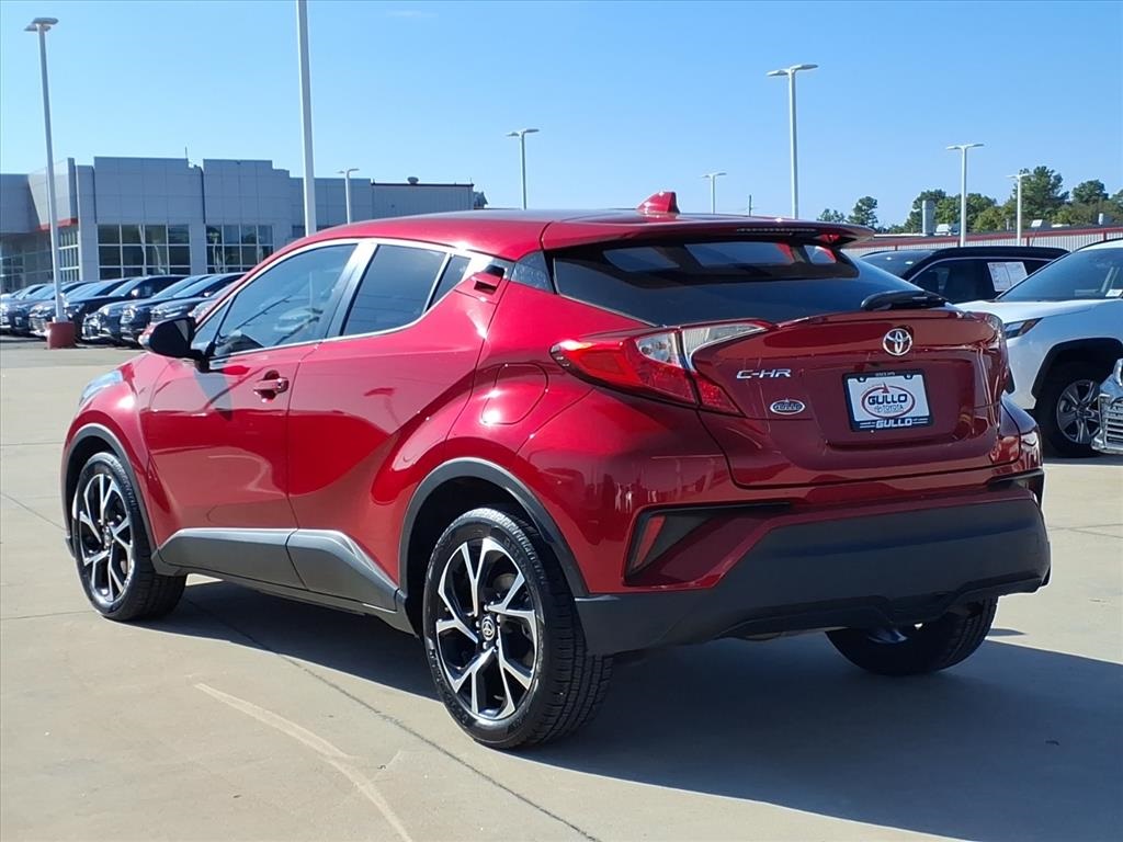 2022 Toyota C-HR XLE photo 3