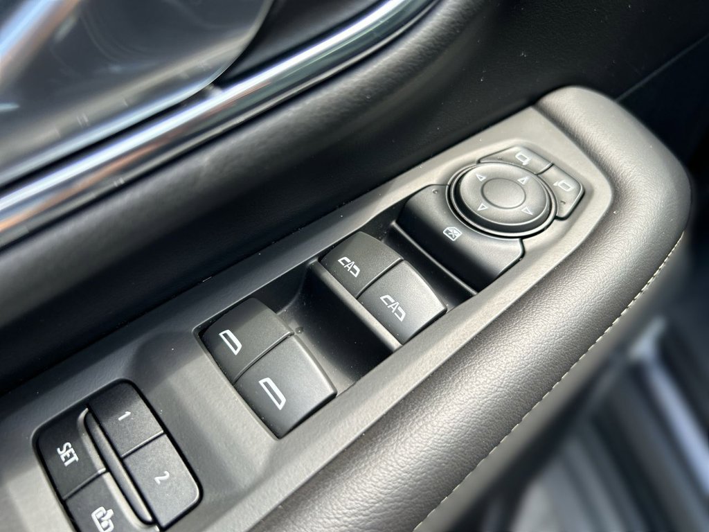 2023 Gmc Yukon XL SLT photo 12
