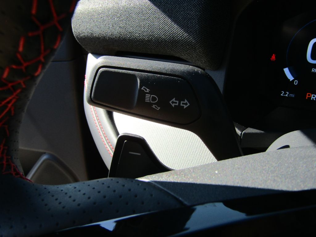 2025 Ford Explorer ST photo 21